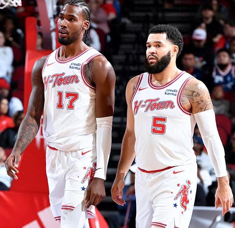 老鹰伤病报告：波尔津吉斯将缺席今天对阵奇才的比赛（老鹰伤情更新：波尔津吉斯因伤缺席今日对阵奇才之战）