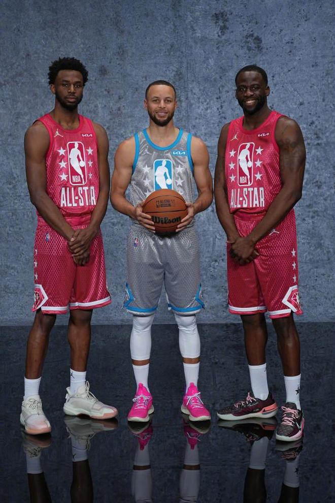 足球曝某豪门将出售队内三名老将，重建计划开启（足坛曝某豪门拟清洗三名老将，重建计划启动）