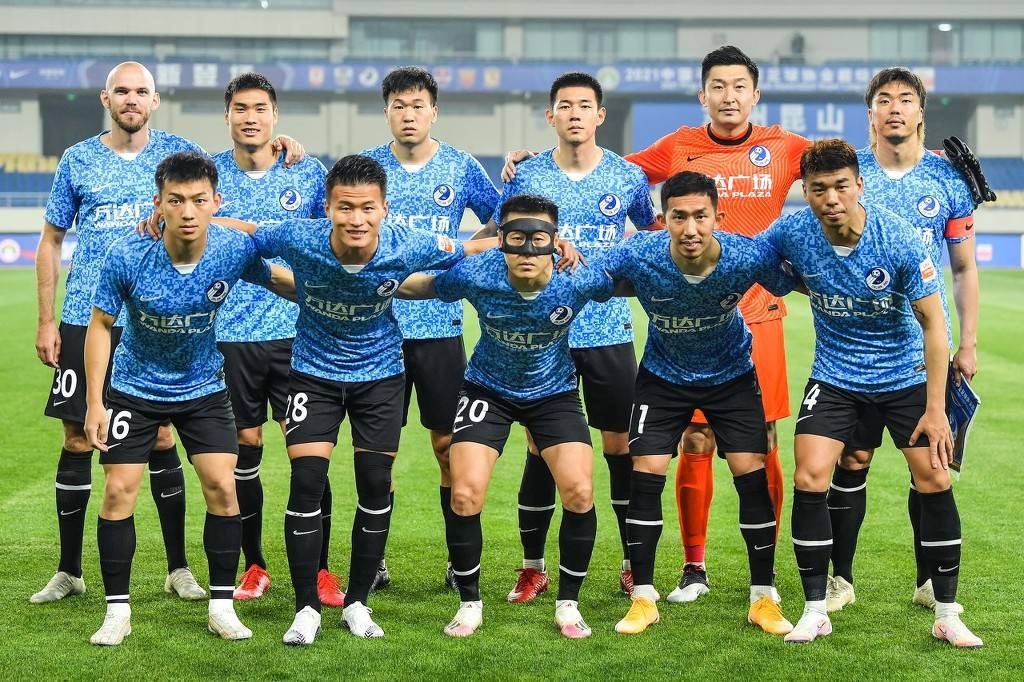 独行侠7人得分上双，浓眉17+17两双，独行侠收获三连胜