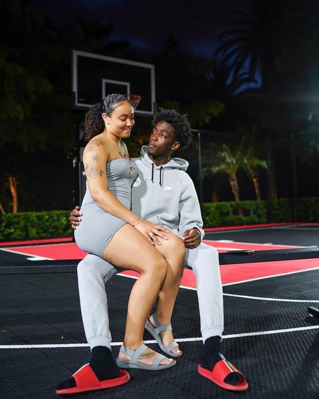 杰伦·布朗：利用防守牵制力，为队友创造进攻机会（杰伦·布朗：以防守吸引力为队友撬开进攻空间）