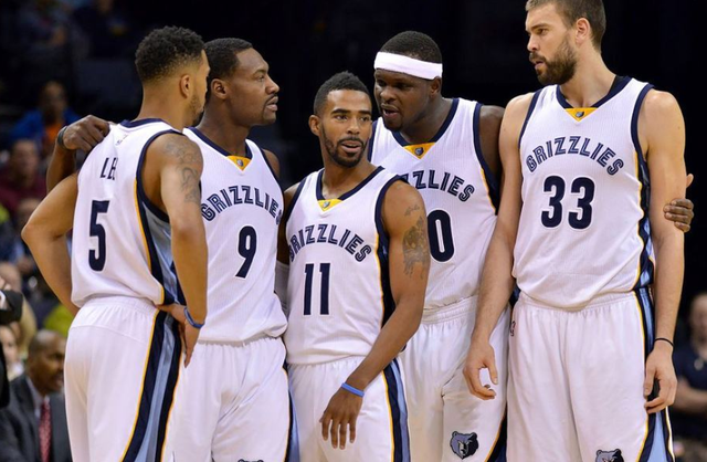 杰威复出首秀砍下11+4+8，过往32次缺阵雷霆仅1败（杰威复出首战贡献11+4+8，此前其缺阵的32场雷霆仅输1场）