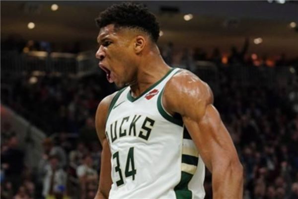 米体：弗拉霍维奇留在尤文图斯的可能性越来越大